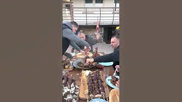 Самое вкусное в верблюде это хвост.